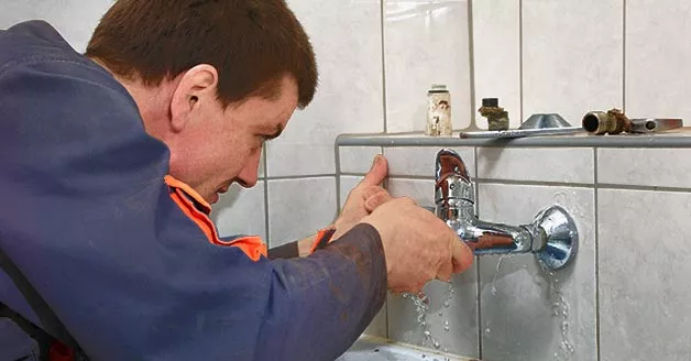 How to Choose a Plumber for Leak Detection Services