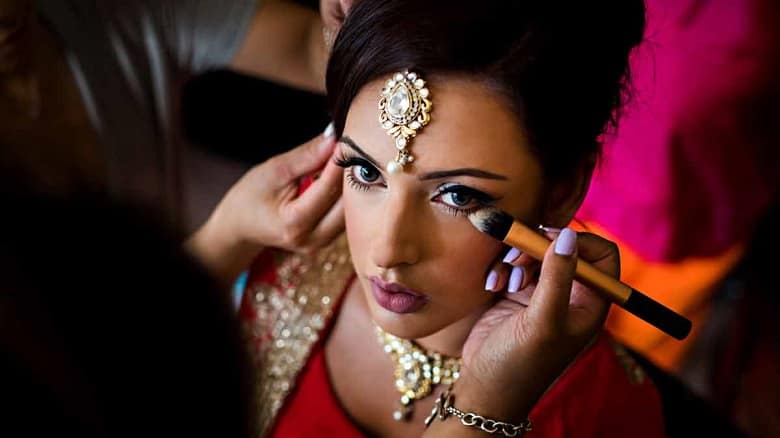 The Benefits and Locations of a Best Makeup Academy in India